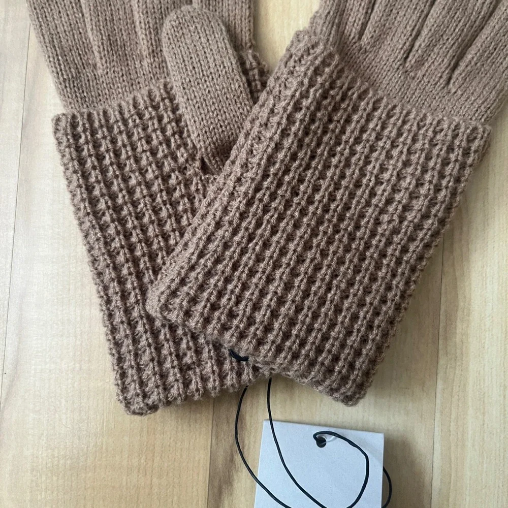 AllSaints Gloves Women's New NWT Tan Waffle Knit Cozy Neutral Scandi Classic